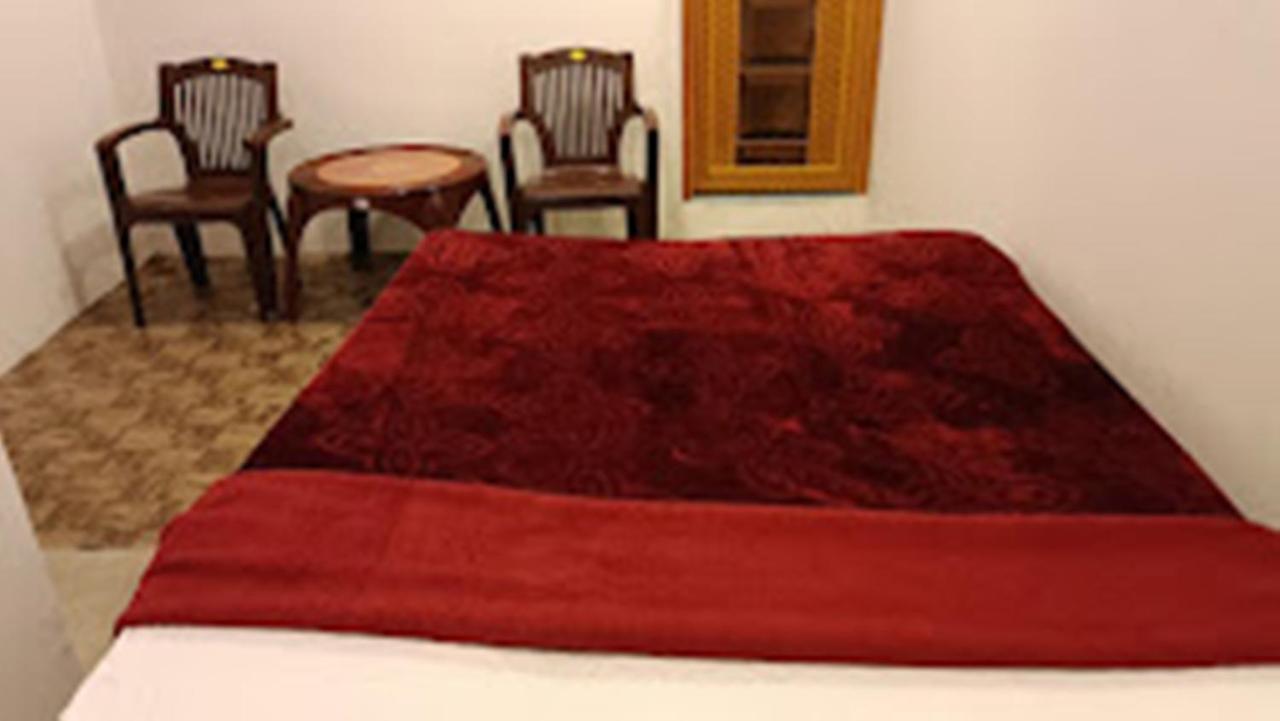 Hotel Paradise Inn Nagaon  Buitenkant foto